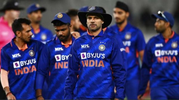 भारतीय टीम के यह तीन खिलाड़ी, जो नहीं पहन सकते टीम इंडिया की जर्सी। मैदान के बाहर ही लेना पड़ेगा संन्यास